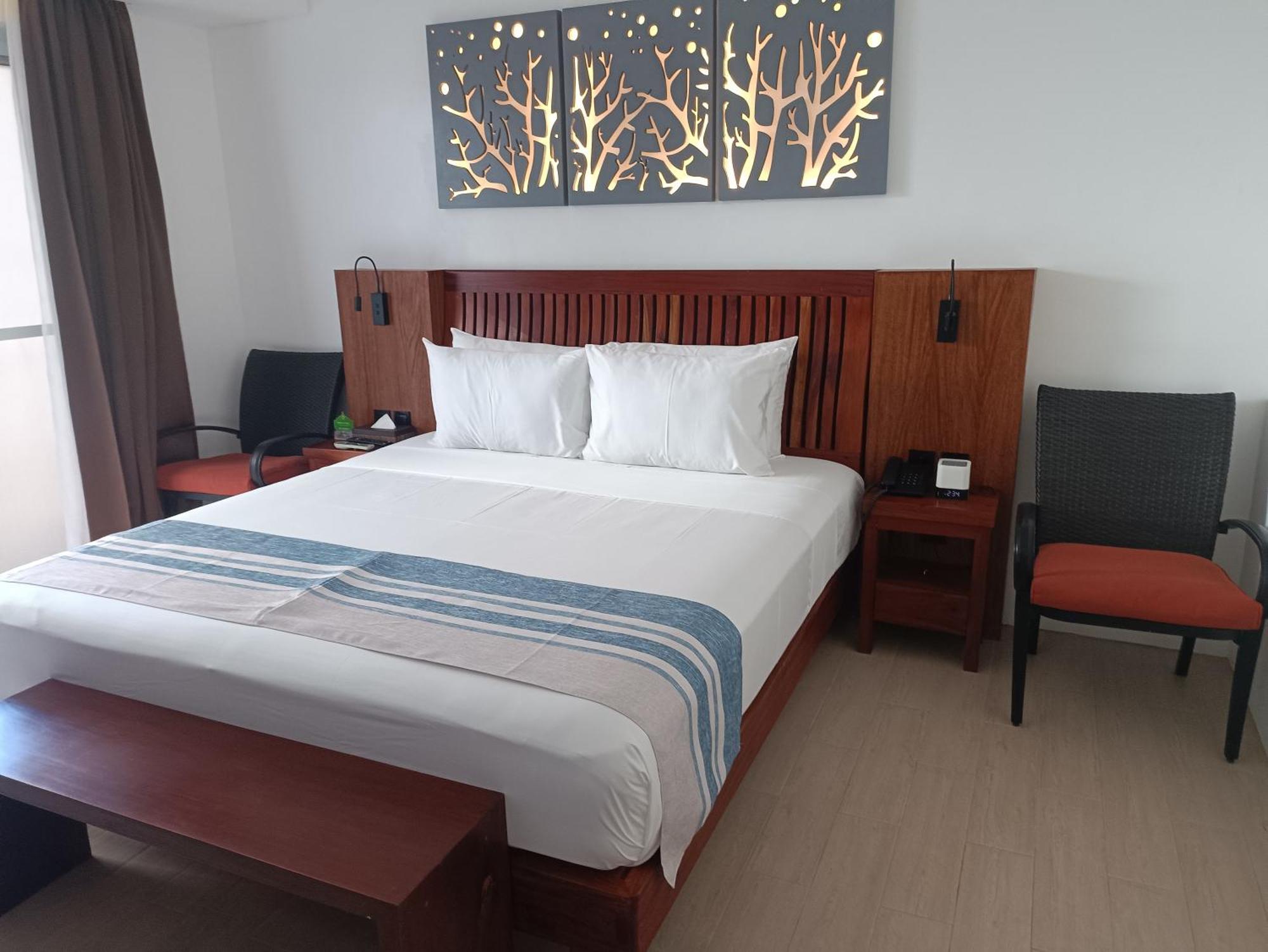 Aira Boracay 3*
